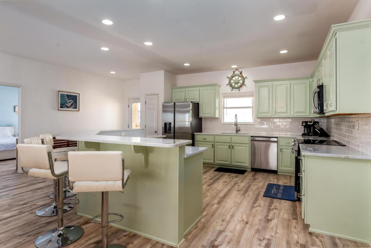Sun Spot - True Gulf Front Private Home With Lovely Gulf Side Deck, Home Dauphin Island Exterior photo